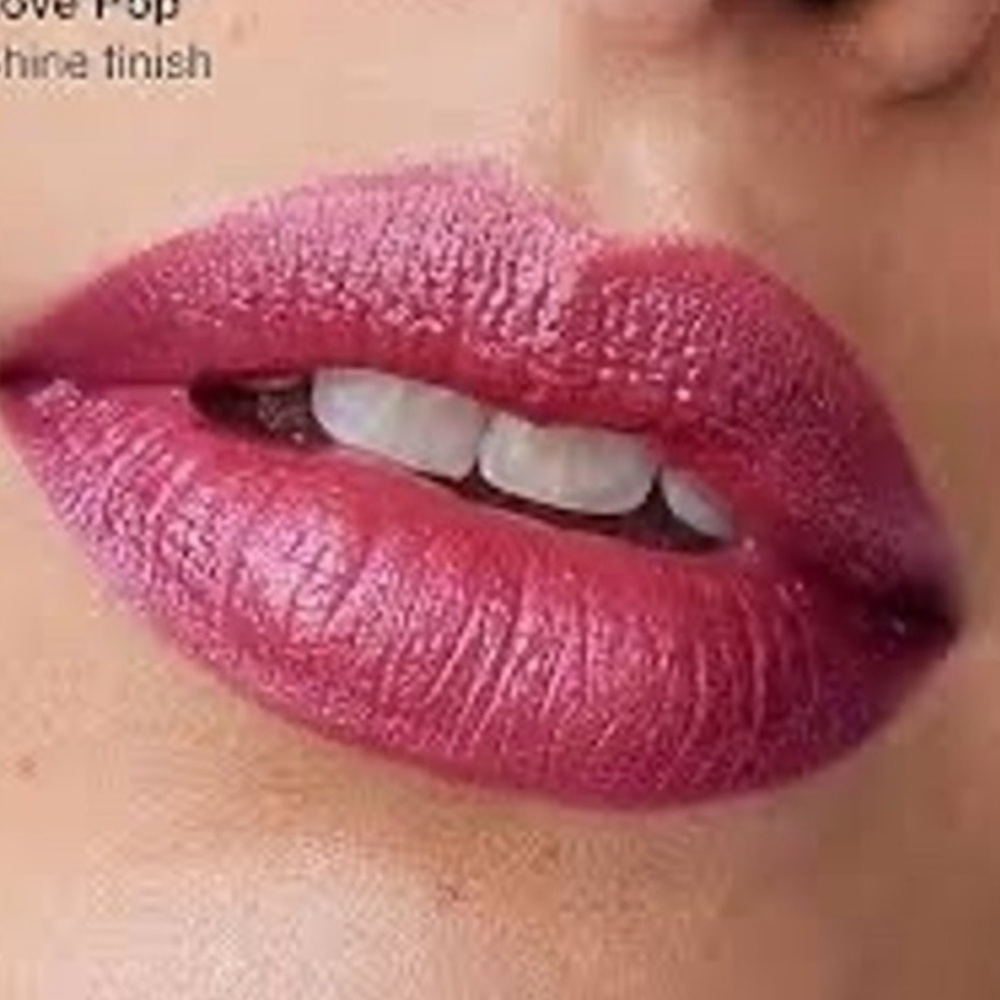 NEW Clinique Rich Berry Lipstick💛🩷